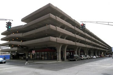 Paul Rudolph: Temple Street Parking Garage (1961–62), New Haven, Connecticut. Forrás: Seth Tisue/Wikimedia Commons
