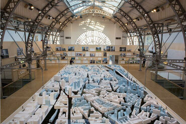 Paris Habitat. One hundred years of city, one hundred years of life. 2015 (Kurátor: Javier Arpa Fernández, Fernando Altozano és  Sebastián Severino)

Forrás: Építészfórum Archívum
