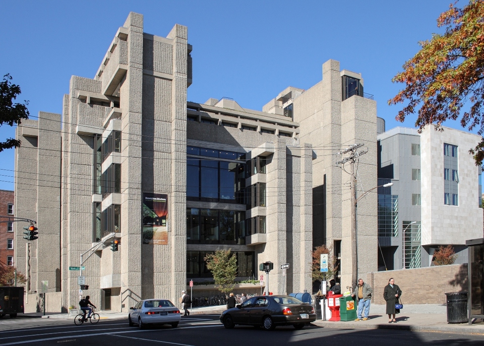 Paul Rudolph: Yale Egyetem Építészeti Kara (1958–63), New Haven, Connecticut. Forrás: Sage Ross/Wikipedia