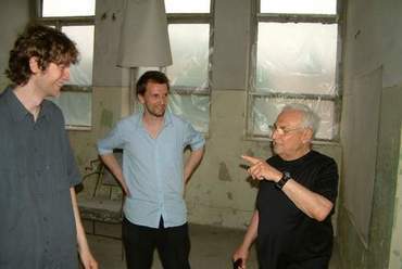 Zagyva László, Balla Zoltán és Frank Gehry, a leendő kiállítás terében