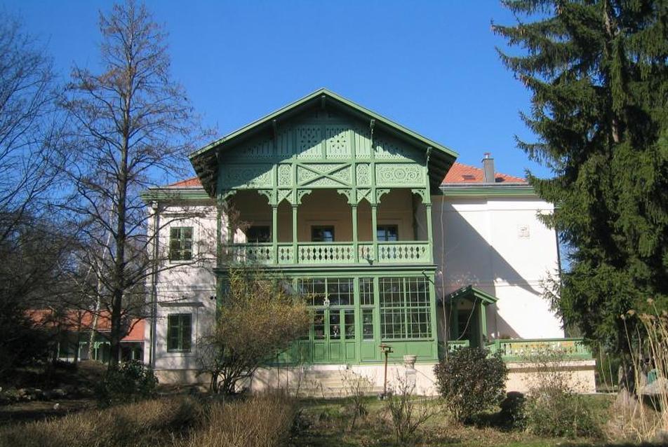 Svájci villa a Hűvösvölgyben