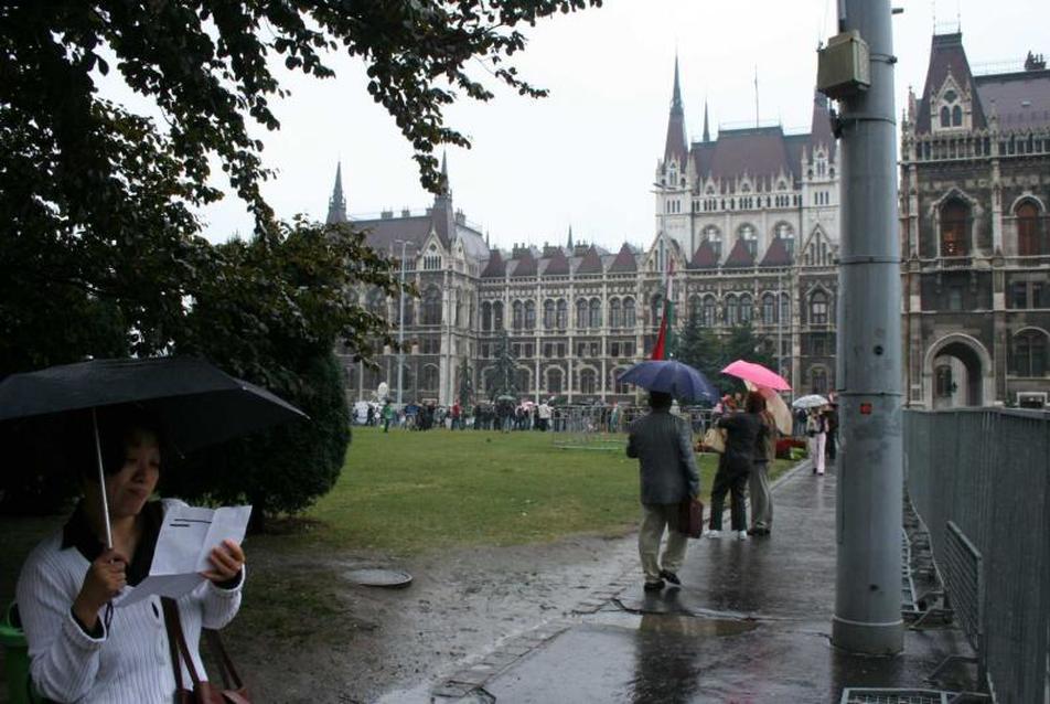 (Közbeszerzési) tervpályázat a Kossuth tér rendezésére