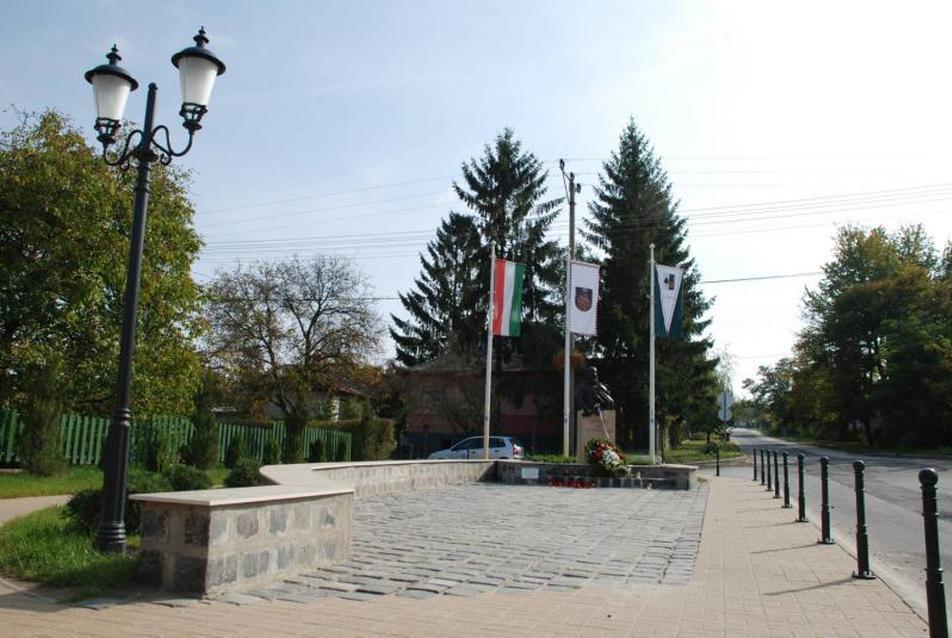 Erdőkertes