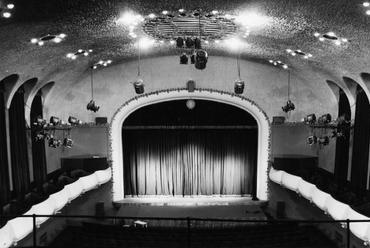 Petőfi Színház, Veszprém; felújítás előtt, 1980-as évek