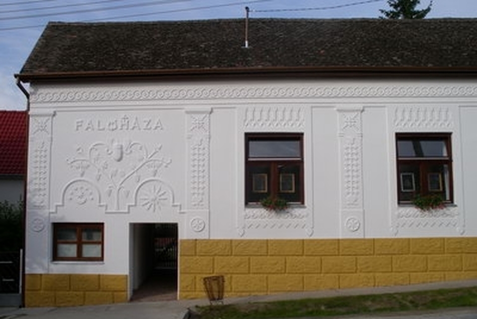 felújított Faluház, Palkonya; építész: Grátz Antal