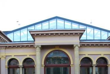 a Károlyi-Csekonics rezidencia ablakai