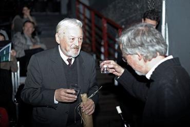 Dr. Bitó Jánost Vargha Mihály köszönti születésnapja alkalmából a Média Építészeti Díja 2008 rendezvényünkön