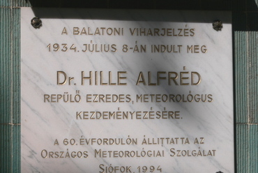 Dr. Hille Alfréd emléktáblája