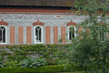 West Dean Visitors Centre, Sussex (tervezte: Christopher Alexander, 1995)