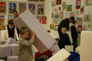 A mindenség modellje - képek a megnyitásról