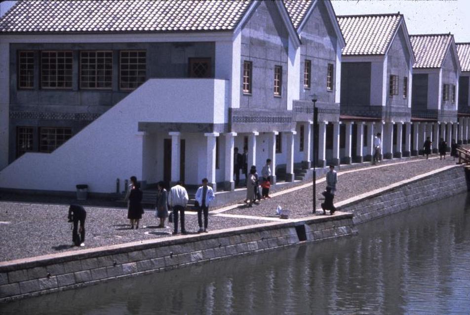 Eishin Campus, Tokió (tervezte: Christopher Alexander, 1985)