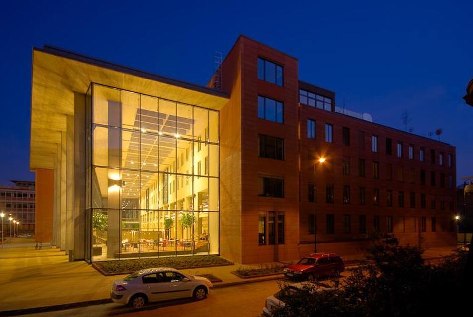 Semmelweis Egyetem: Oktatási Központ a Ferencvárosban