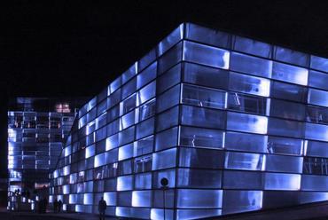 ábra 8: Ars Electronica Center, Linz építész: Treusch architecture