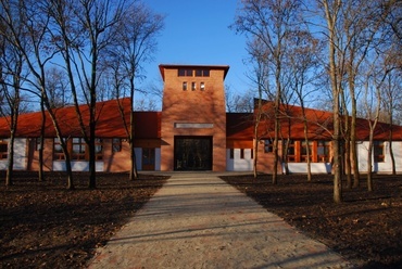 Szegedi Vadaspark - bejárati épület