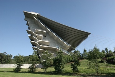 Stadion, Braga, 2003. Építész: Eduardo Souto de Moura
