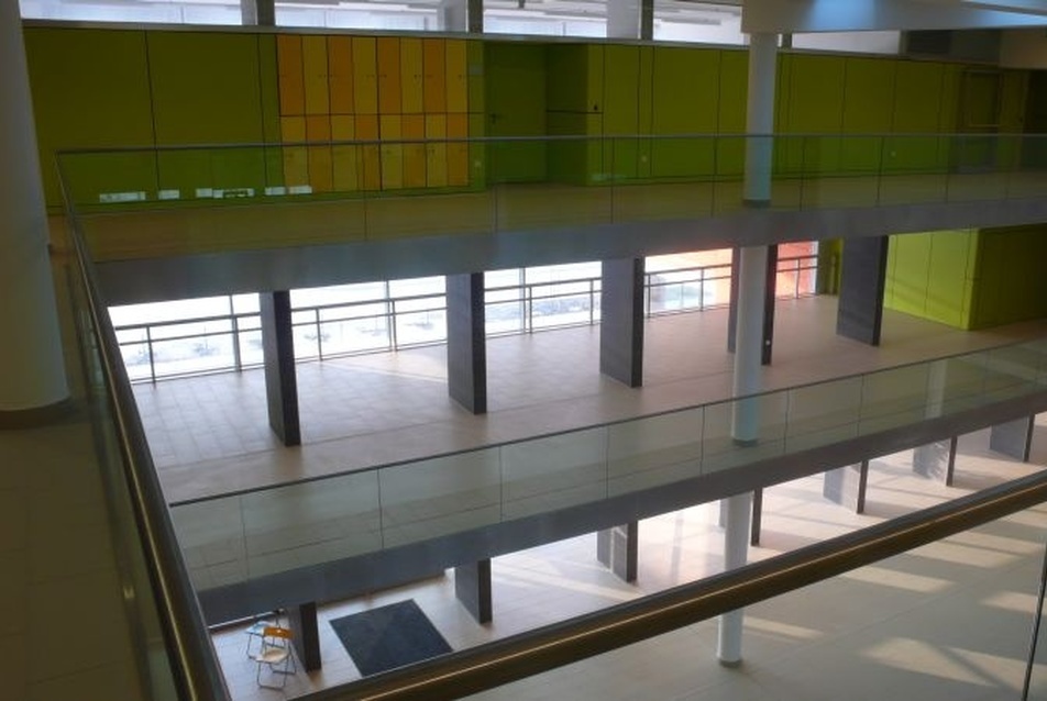 Budaörs új iskolája - belsőépítészet és fotó: Tardos Tibor