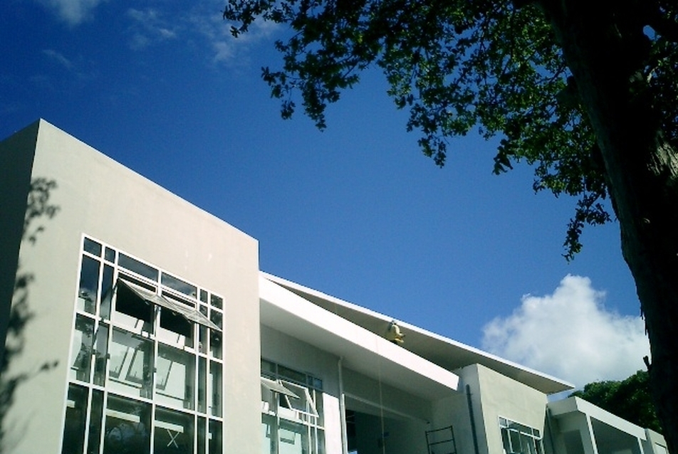 Francia Kulturális Központ - Ebene, Mauritius, építész: Gaetan Siew.