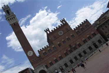 A Piazza del Campo Sienában - fotó: Bardóczi Sándor