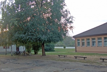 Iskola udvar, felújítás előtt