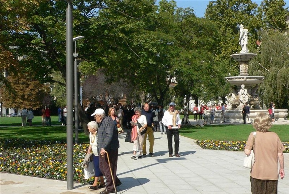 Erzsébet tér, park - S-Tér Kft.