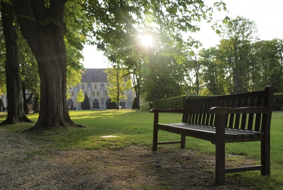 Az Abbaye de Royaumont kertje, fotó: Hanzelik Károly, Mikes Bence