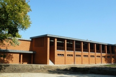 Balassagyarmati  iskola bővítés  – tervező: Eleőd  Ákos