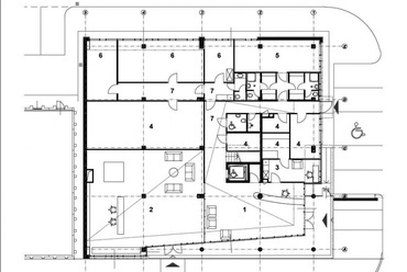 LibroTrade Kft. és Kossuth Kiadó Zrt. új székháza. Földszinti alaprajz (1. recepció, 2. bemutatóterem, 3. portásfülke, 4. kiszolgáló helyiségek, 5. konditerem, 6. raktárak, 7. közlekedők)  Vezető tervező: Annus Marina.