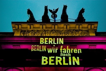 Berlin 2007-es mottója a Brandenburgi Kapun