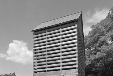 Kápolna.  Vezető tervezők: Cseh András, Czigány Tamás, Papp Róbert. fotó: Czigány Tamás, Cseh András - Chapel, Architects-in-chief: Andras Cseh, Tamas Czigany, Robert Papp. Photo: Andras Cseh, Tamas Czigany