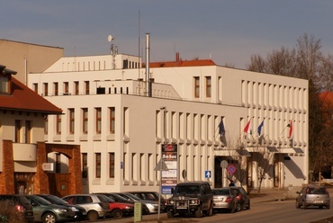 Közigazgatási épület felújítása, Dabas - Kiss Gyula, Járomi Irén
