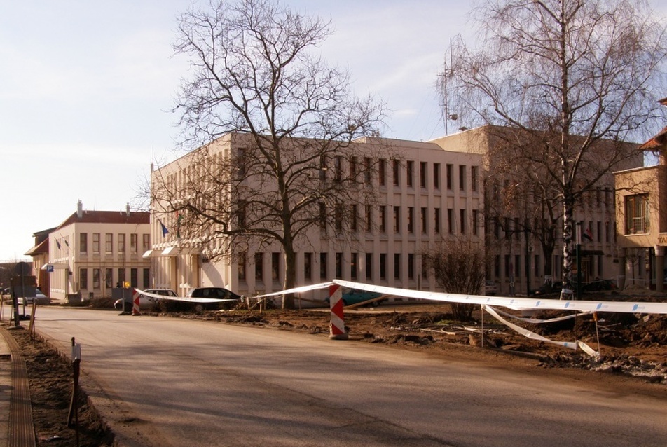 Közigazgatási épület felújítása, Dabas - Kiss Gyula, Járomi Irén
