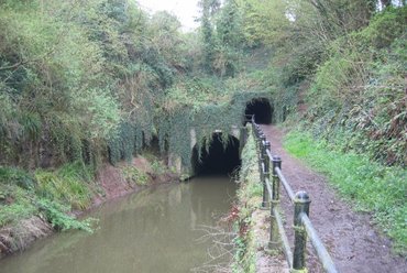 Shrewley Tunnel (alagút) (396 m hosszú)