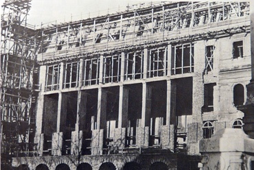 A nagy bálterem homlokzati szakaszának teljes átépítése 1962-ben (Kollányi Béla - Az újjáépült Budavári Palota)