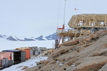 Princess Elisabeth kutatóállomás első modul építése, fotó: International Polar Foundation / René Robert