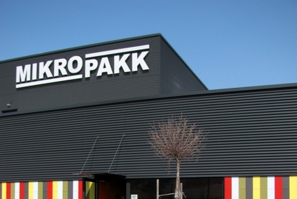 Mikropakk Kft. gyárépülete Salgótarjánban, tervező: Pethő László, fotó: Mizsei Anett