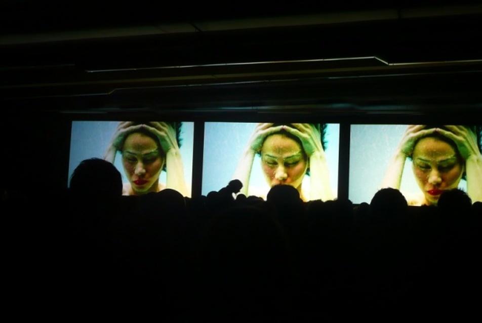Herman Kolgen: Inject c. előadása a 2010-es Ars Electronican, fotó: perika