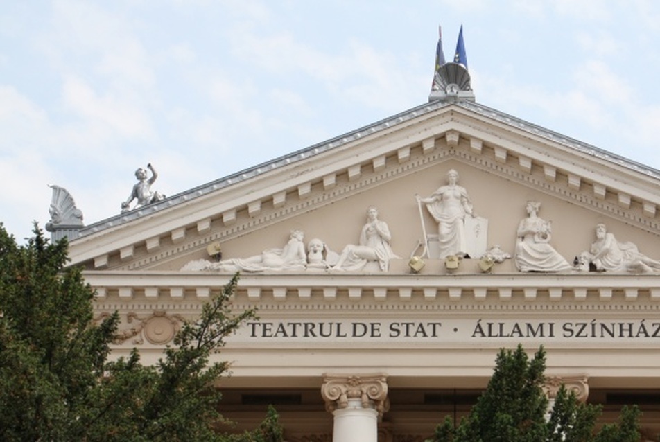 A timpanonon elhelyezkedő szoborcsoport Deák Árpád munkája, fotó: Pro-Arh