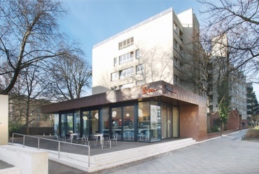 Hotel a Berlini Falnál