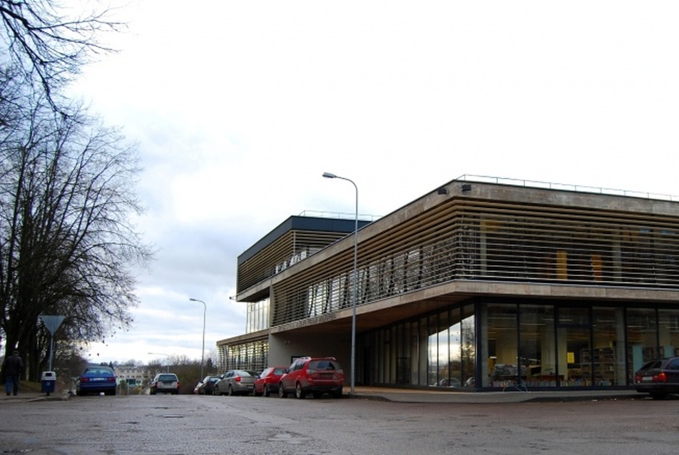 A. és M. Miškinis Könyvtár, Utena - építészet: 4 PLIUS architects, fotó: Raimondas Urbakavičius