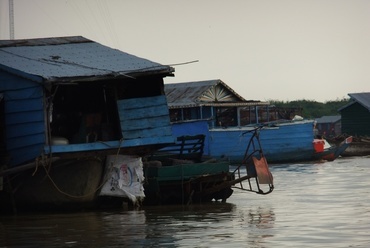 Úszó házak Kambodzsában - fotó: Sánta Gábor