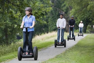 Ugyanez kapható kétkerekű (segway) változatban is.