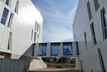 Science Building, Pécs, Sóhajok hídja - tervezők: Bachmann Bálint DLA, Bachman Zoltán DLA, Hutter Ákos DLA, Rohoska Csaba DLA, Borsos Ágnes DLA, Molnár Tamás DLA, Szösz Klaudia DLA, fotó: Molnár Tamás DLA