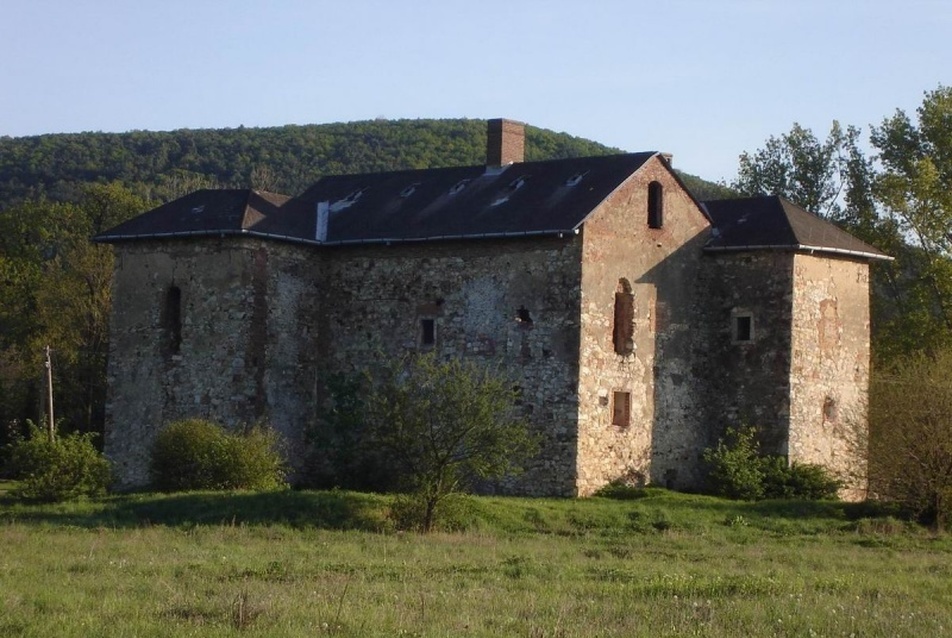 Golop, régi Vay-kastély rekonstrukciója - AXIS Építésziroda Kft.