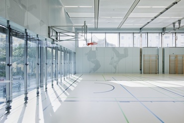 Stelzhamerschule Linz, átalakítás és bővítés - vezető tervező: Clemens Kirsch, fotó: Hertha Hurnaus