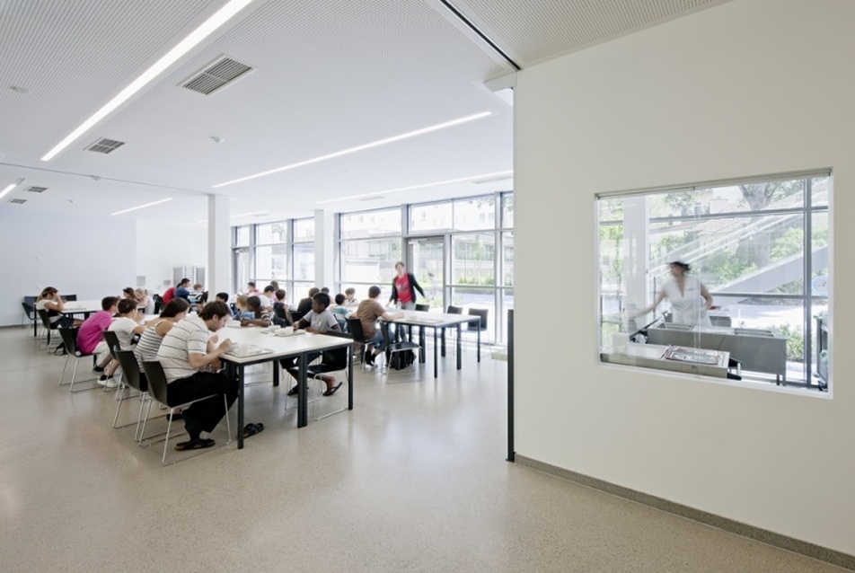 Stelzhamerschule Linz, átalakítás és bővítés - vezető tervező: Clemens Kirsch, fotó: Hertha Hurnaus