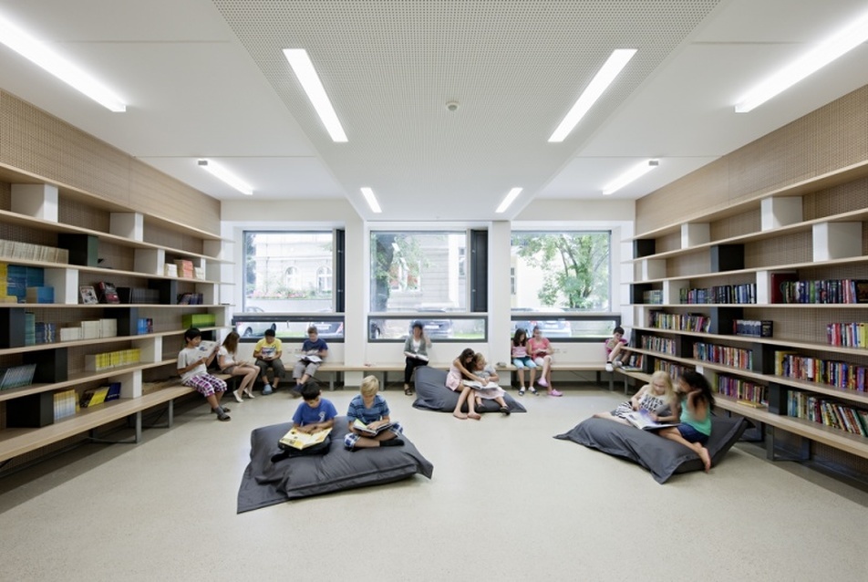 Stelzhamerschule Linz, átalakítás és bővítés - vezető tervező: Clemens Kirsch, fotó: Hertha Hurnaus