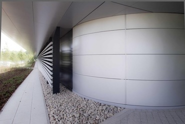 McLaren Production Centre (McLaren gyártóközpont) Építészek: Foster + Partners, Egyesült Királyság
