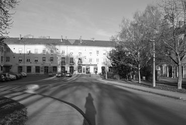 Pécs - Meszes, Szeptember 6. tér – kiürült funkciókkal, gépkocsi közlekedésnek alárendelve, Gyergyák János diplomamunkája