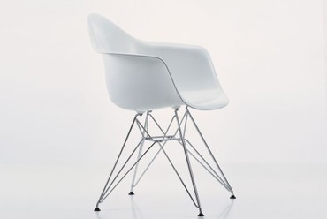 Charles and Ray Eames: Dining Armchair Rod, gyártja: Vitra