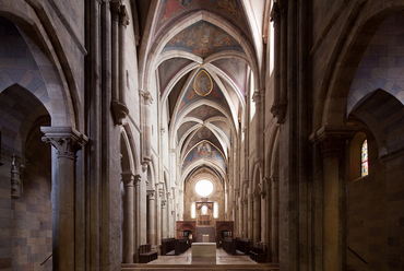 Pannonhalma, bazilika felújítása, dizájn építész: John Pawson, felelős tervező: Gunther Zsolt